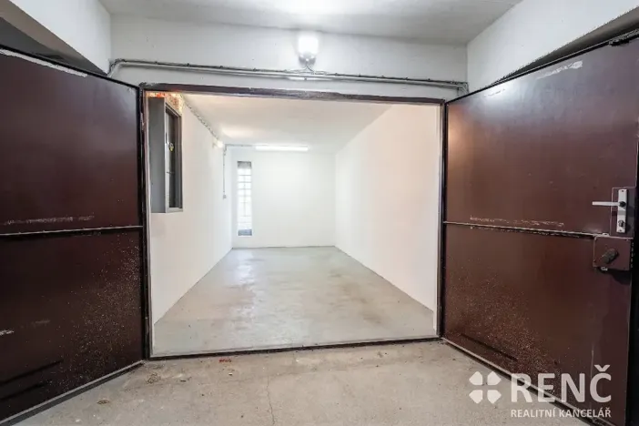 Prodej garáže, Brno, Žarošická, 18 m2