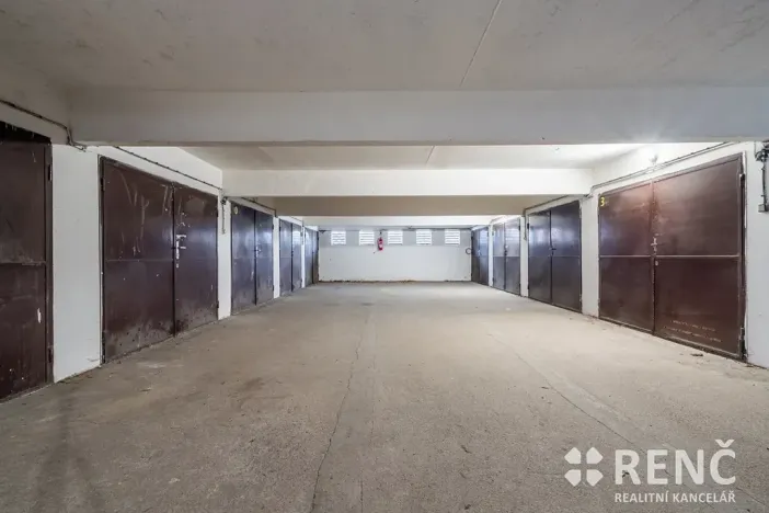 Prodej garáže, Brno, Žarošická, 18 m2
