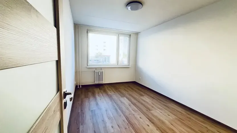 Pronájem bytu 3+1, Praha - Kobylisy, Chotovická, 84 m2