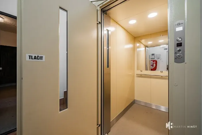 Prodej bytu 1+1, Odolena Voda, Komenského, 35 m2