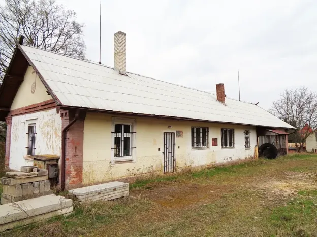 Prodej komerčního pozemku, Jesenice, Rekreační, 10738 m2