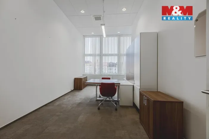 Pronájem kanceláře, Klatovy - Klatovy I, nám. Míru, 396 m2