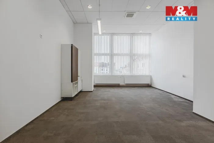 Pronájem kanceláře, Klatovy - Klatovy I, nám. Míru, 396 m2