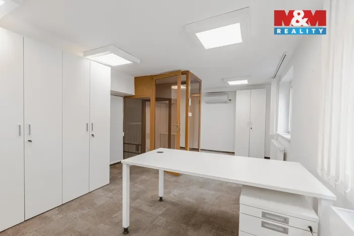 Pronájem kanceláře, Klatovy - Klatovy I, nám. Míru, 396 m2