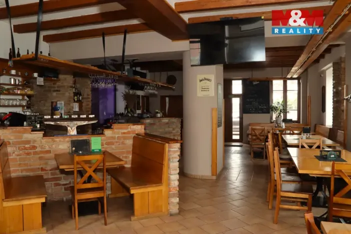 Pronájem restaurace, Holice, Smetanova, 220 m2
