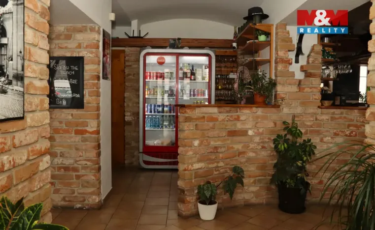 Pronájem restaurace, Holice, Smetanova, 220 m2