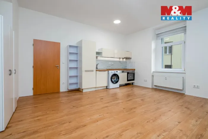 Pronájem bytu 1+kk, Praha - Vysočany, Spojovací, 35 m2