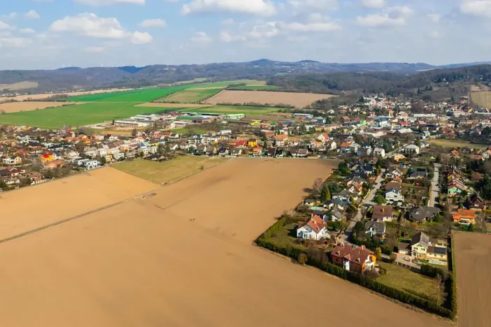 Prodej pozemku pro bydlení, Dolany, 10038 m2