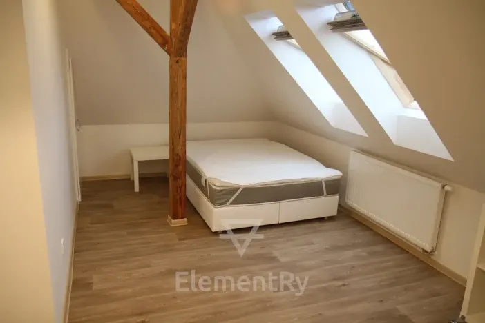 Pronájem bytu 1+1, Hradec Králové, V Lipkách, 41 m2