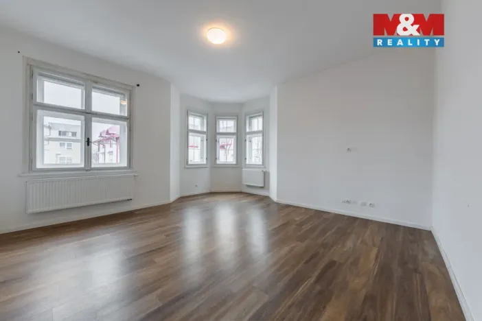 Prodej bytu 3+1, Karlovy Vary - Drahovice, Americká, 92 m2