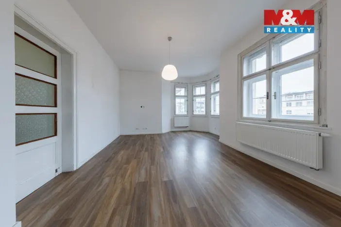 Prodej bytu 3+1, Karlovy Vary - Drahovice, Americká, 92 m2