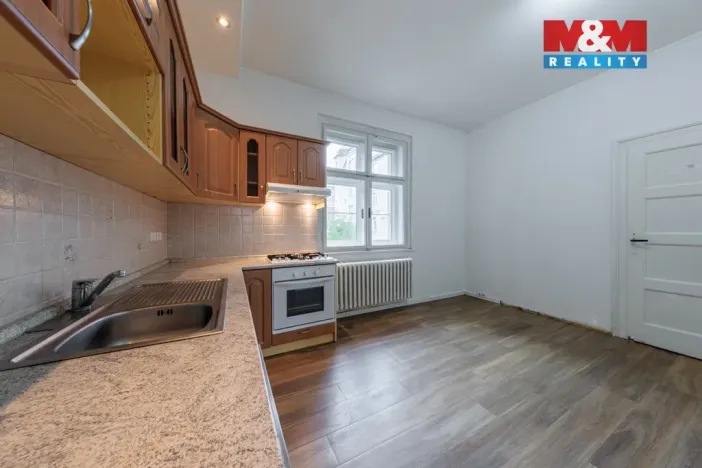 Prodej bytu 3+1, Karlovy Vary - Drahovice, Americká, 92 m2