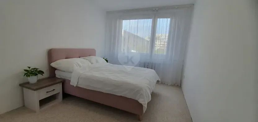 Pronájem bytu 3+1, Praha - Žižkov, Na rovnosti, 75 m2