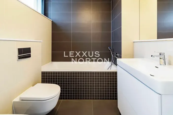 Pronájem rodinného domu, Praha - Dejvice, V Šáreckém údolí, 190 m2