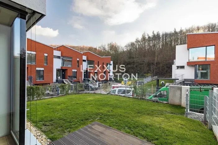 Pronájem rodinného domu, Praha - Dejvice, V Šáreckém údolí, 190 m2