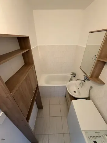 Pronájem bytu 2+kk, Praha - Kobylisy, Frýdlantská, 43 m2