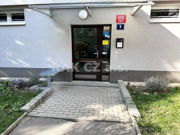 Pronájem bytu 3+1, Praha - Hostivař, Vajdova, 68 m2