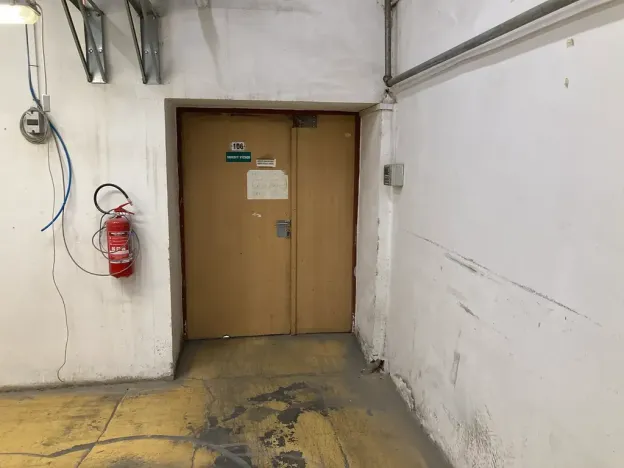 Pronájem skladu, Brno, Valchařská, 371 m2