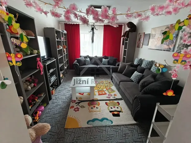 Prodej rodinného domu, České Velenice, Komenského, 450 m2