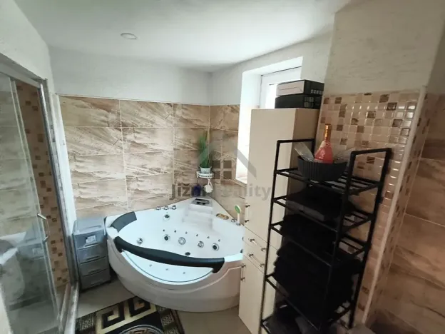 Prodej rodinného domu, České Velenice, Komenského, 450 m2