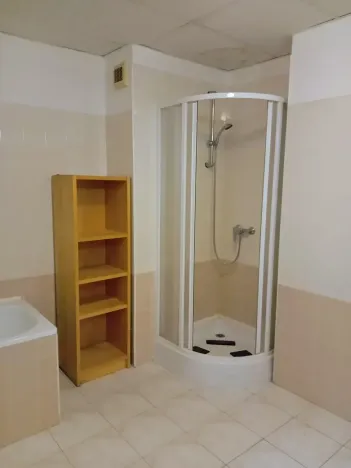 Pronájem bytu 2+kk, Karlovy Vary, Moravská, 82 m2