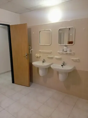 Pronájem bytu 2+kk, Karlovy Vary, Moravská, 82 m2