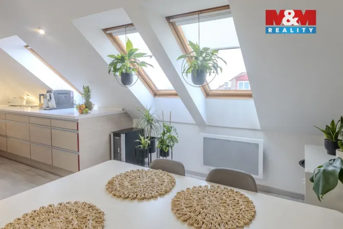 Prodej bytu 3+1, Zlín - Kudlov, Žlutá, 87 m2