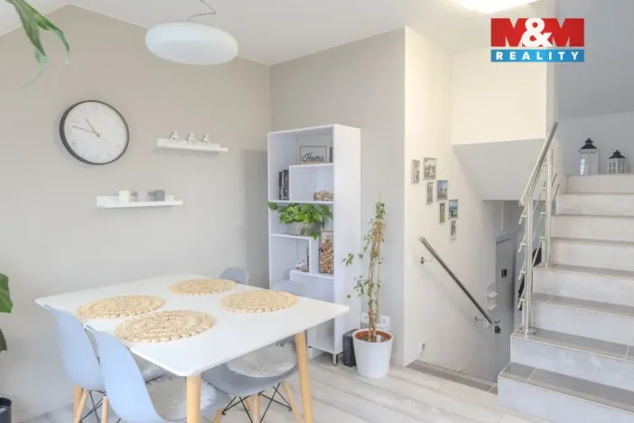 Prodej bytu 3+1, Zlín - Kudlov, Žlutá, 87 m2