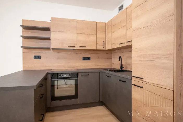 Pronájem bytu 2+kk, Praha - Vysočany, Smržových, 55 m2