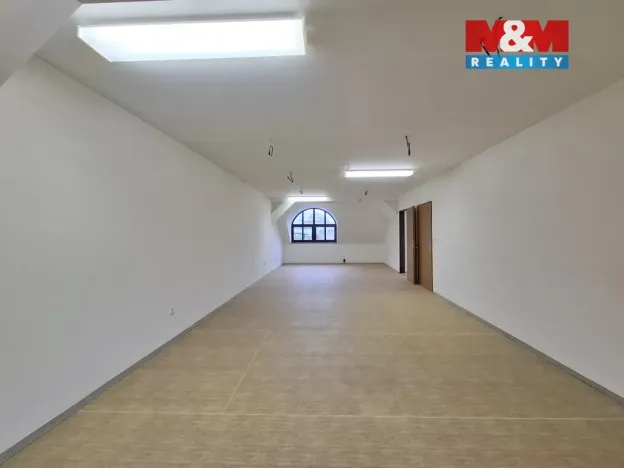 Pronájem obchodního prostoru, Chodov, Staroměstská, 220 m2