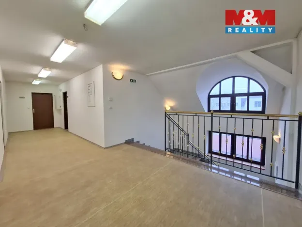 Pronájem obchodního prostoru, Chodov, Staroměstská, 220 m2