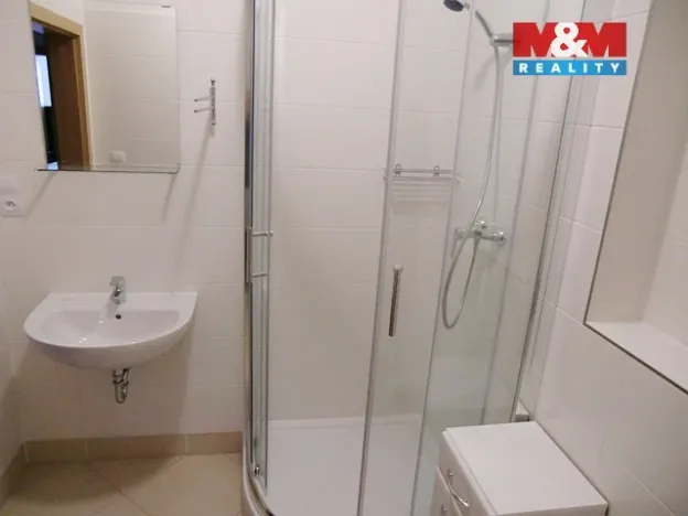 Pronájem bytu 1+kk, Praha - Horní Měcholupy, Modenská, 33 m2