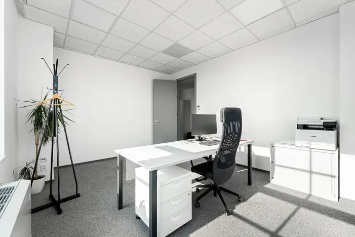 Pronájem kanceláře, Praha - Holešovice, U Uranie, 500 m2