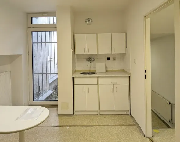 Pronájem obchodního prostoru, Brno, Tyršova, 120 m2