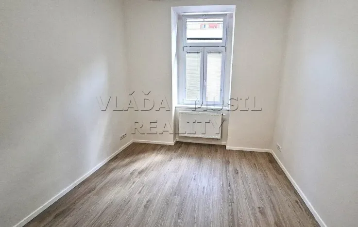 Pronájem bytu 2+kk, Praha - Libeň, Novákových, 36 m2