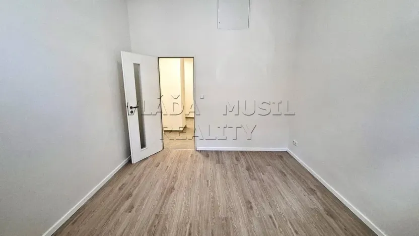 Pronájem bytu 2+kk, Praha - Libeň, Novákových, 36 m2