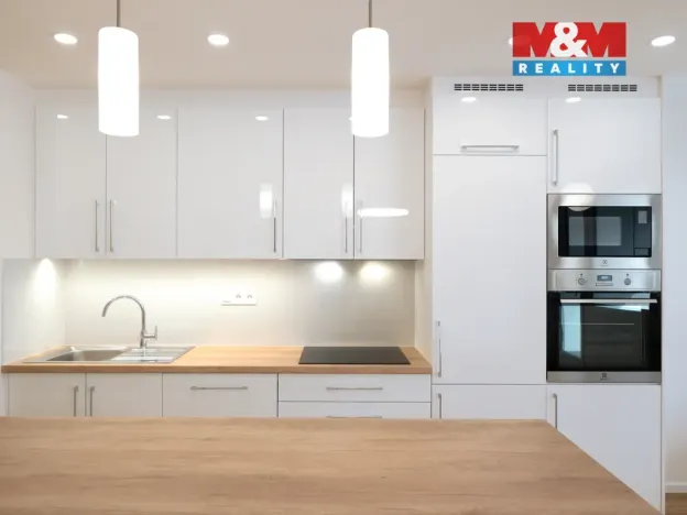 Prodej bytu 3+kk, Praha - Bohnice, Zelenohorská, 77 m2