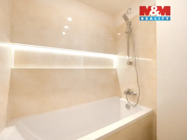 Prodej bytu 3+kk, Praha - Bohnice, Zelenohorská, 77 m2