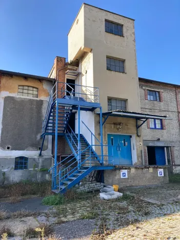 Prodej skladu, Praha - Bubeneč, Papírenská, 3700 m2