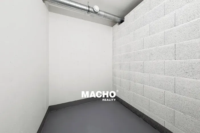 Pronájem bytu 1+kk, Praha - Hloubětín, Poděbradská, 31 m2