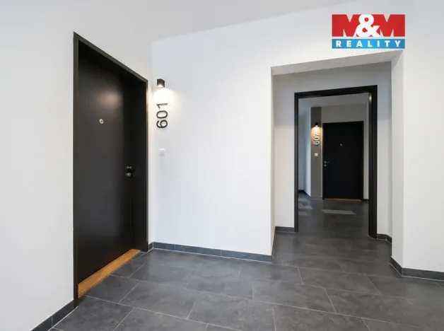 Pronájem bytu 1+kk, Praha - Třebonice, Thomasova, 29 m2