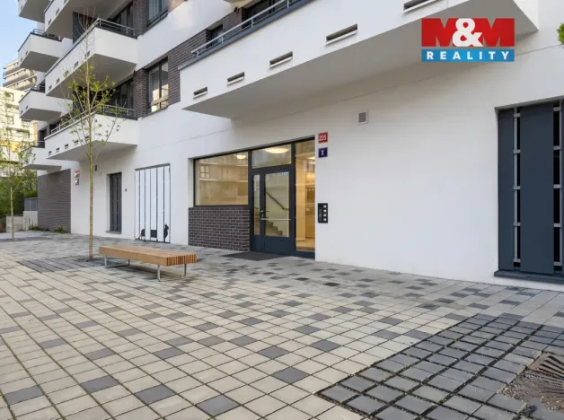 Pronájem bytu 1+kk, Praha - Třebonice, Thomasova, 29 m2