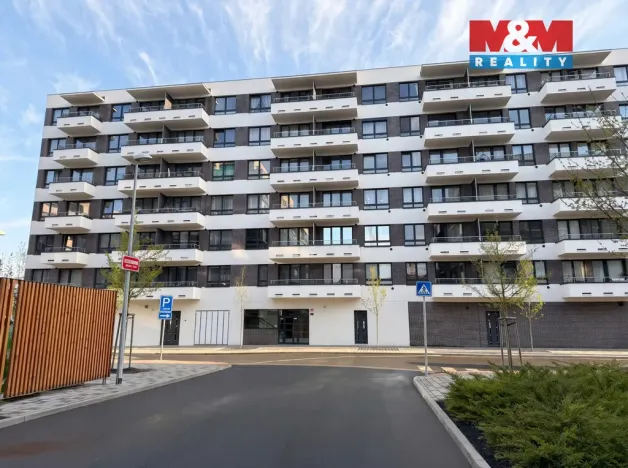 Pronájem bytu 1+kk, Praha - Třebonice, Thomasova, 29 m2