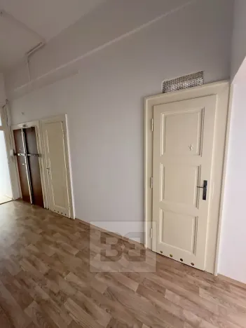 Pronájem bytu 3+1, Praha - Holešovice, U smaltovny, 104 m2