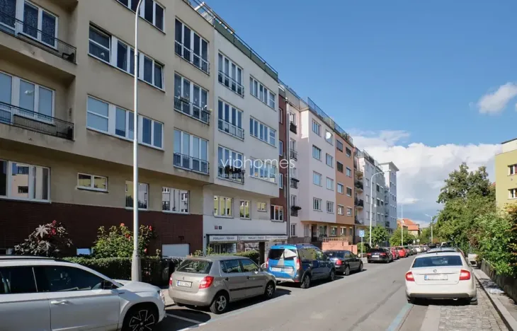 Pronájem bytu 1+kk, Praha - Střešovice, Za Hládkovem, 34 m2