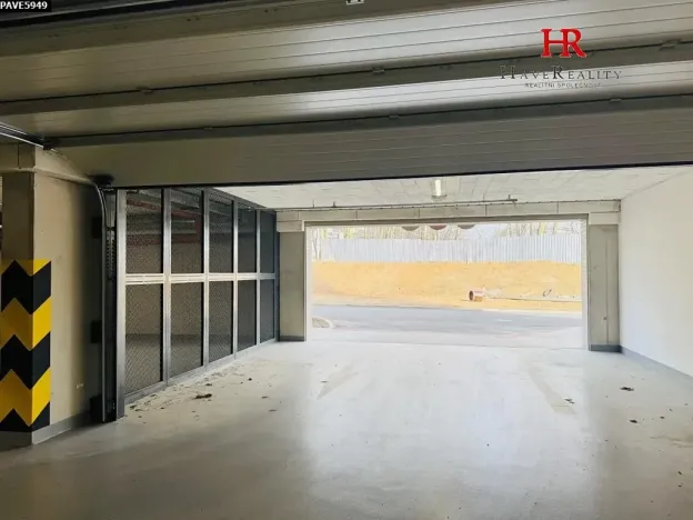 Pronájem garáže, Benešov, Suchánkova, 15 m2