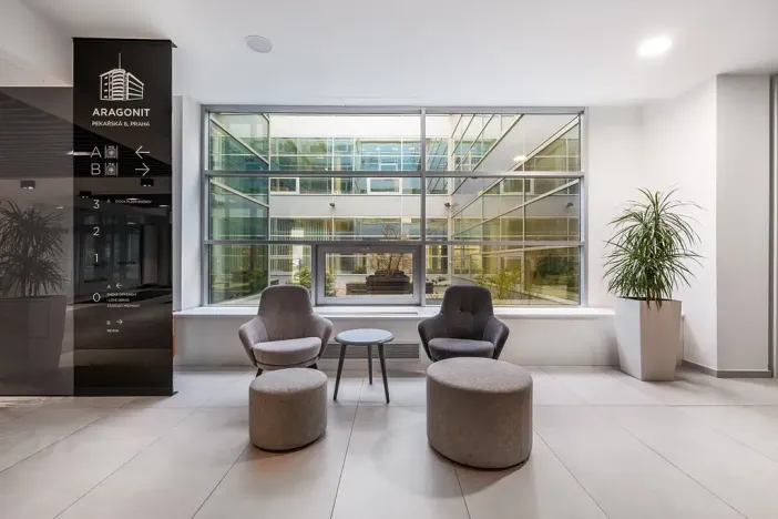 Pronájem kanceláře, Praha - Jinonice, Pekařská, 1012 m2