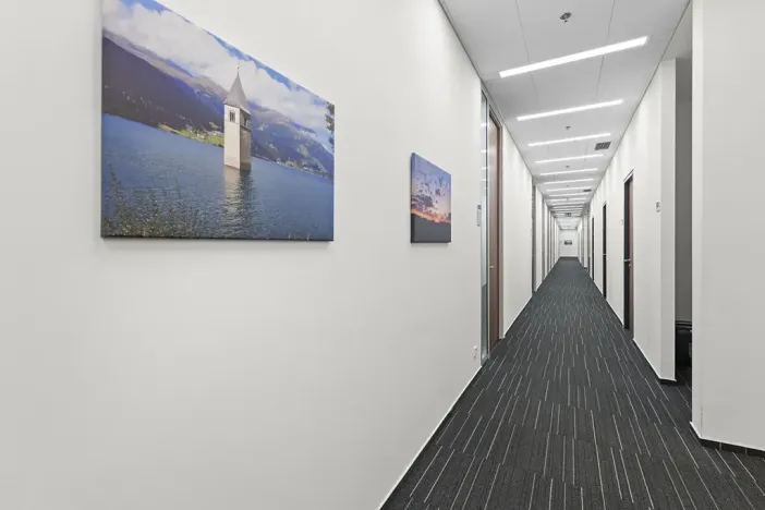 Pronájem kanceláře, Praha - Dejvice, Evropská, 1751 m2