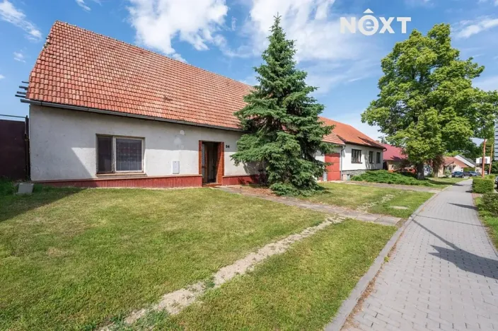 Prodej pozemku pro bydlení, Drnholec, nám. Svobody, 2111 m2