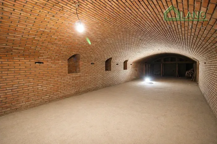 Pronájem obchodního prostoru, Brno, Benešova, 160 m2